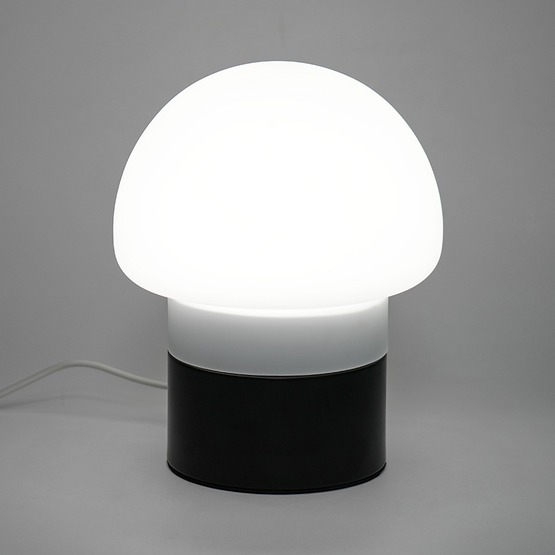 Lampada da tavolo a led da funghi