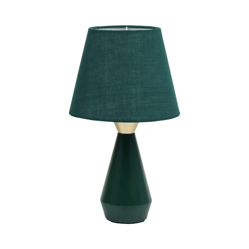 Lampada da capezzale in metallo europeo retrò