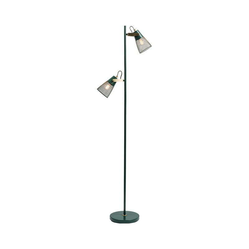 Lampada da pavimento in ferro battuto in stile industriale