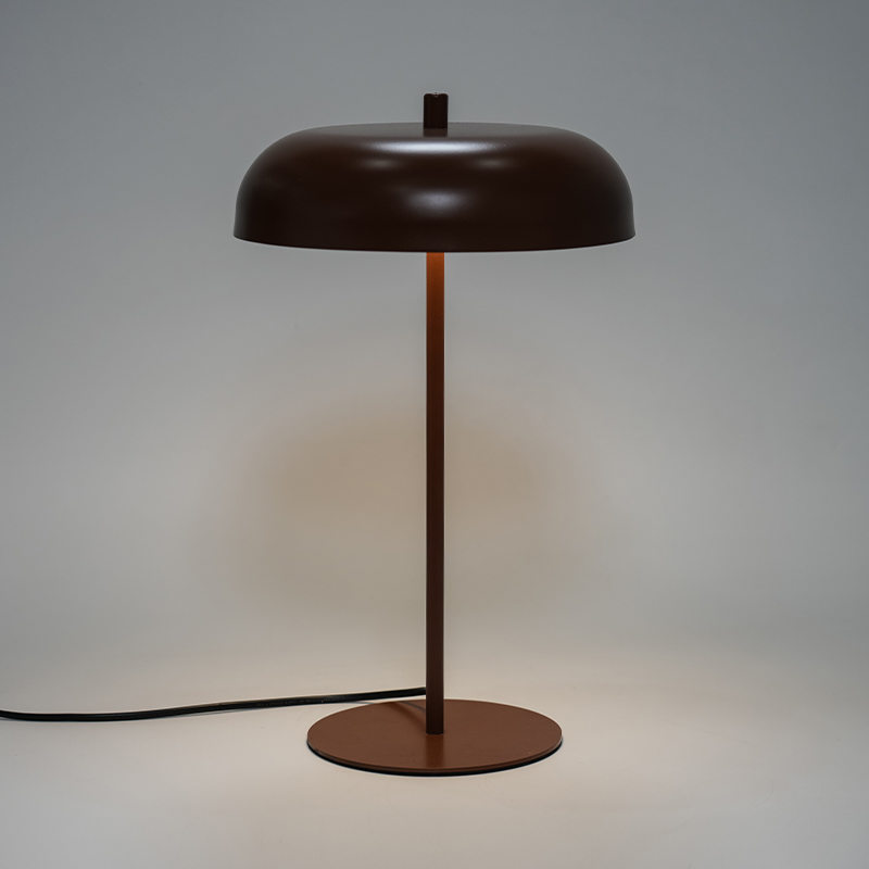 Lampada da tavolo in metallo vintage a LED