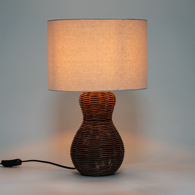 Lampada da tavolo artistica fatta a mano