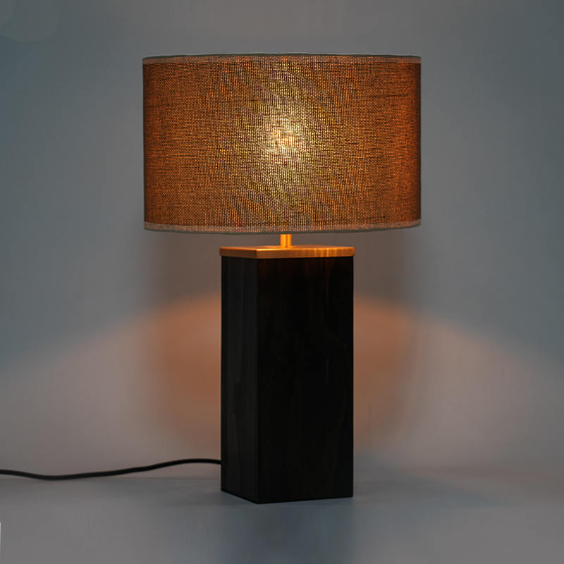 Lampada da tavolo in legno artistico