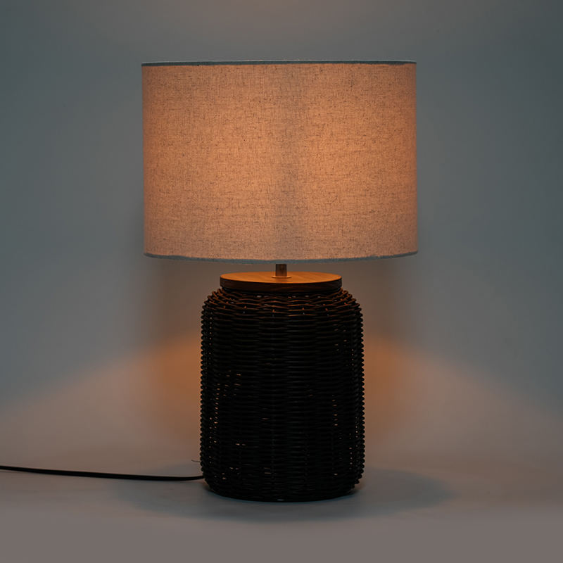 Lampada da tavolo vintage di rattan nera