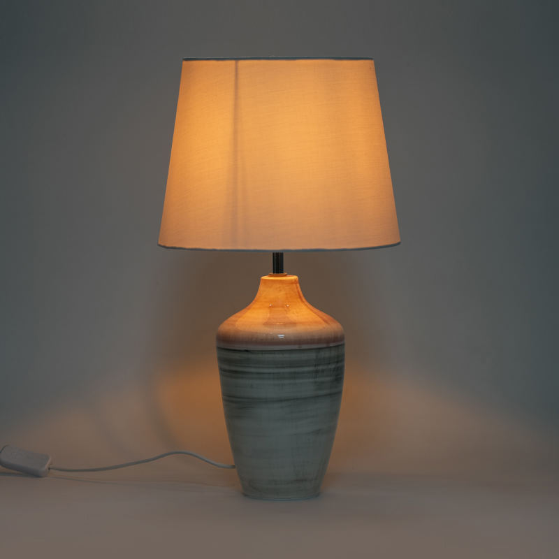 Lampada da tavolo colorata di trama in ceramica