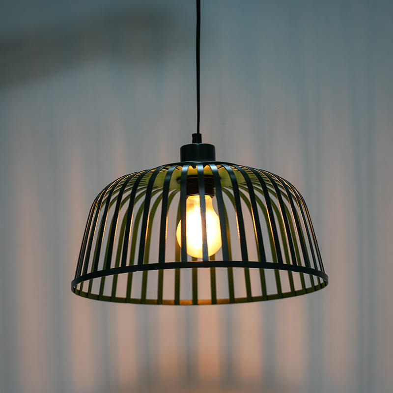 Lampadario di ferro vintage
